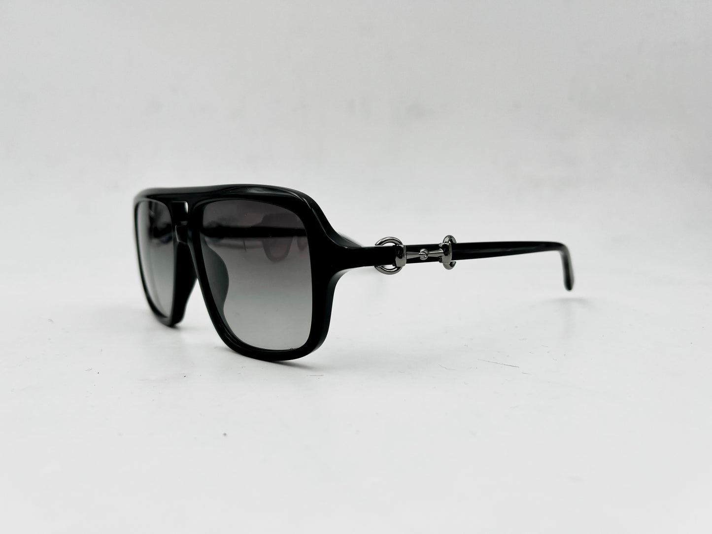 GG2052S 011
