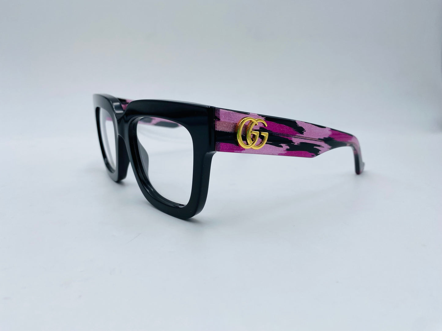 GG1549O  003
