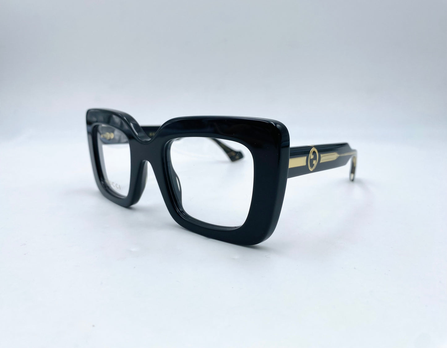 GG1554O 001
