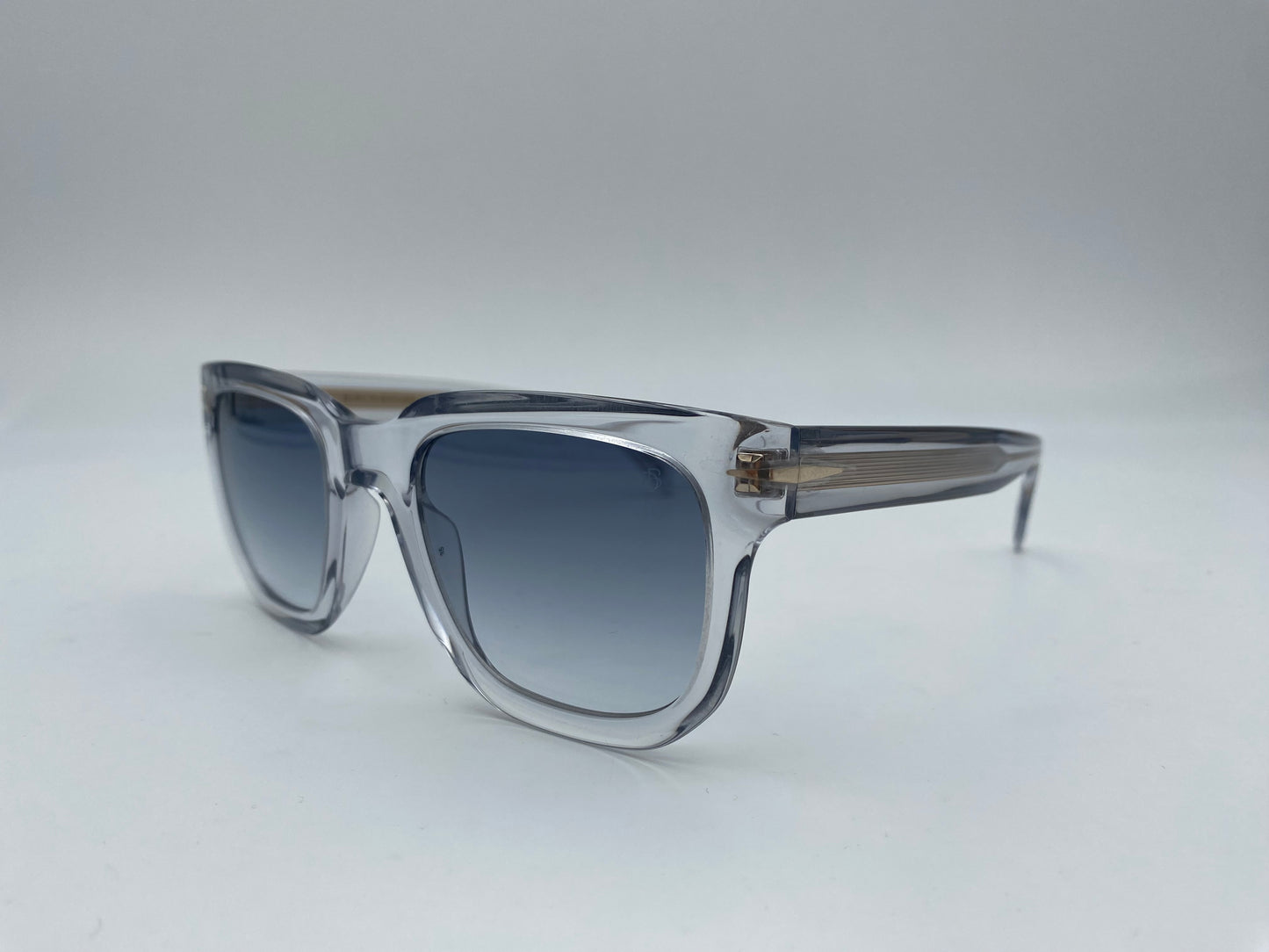 DB 7118/S 63M CRYSTAL GREY