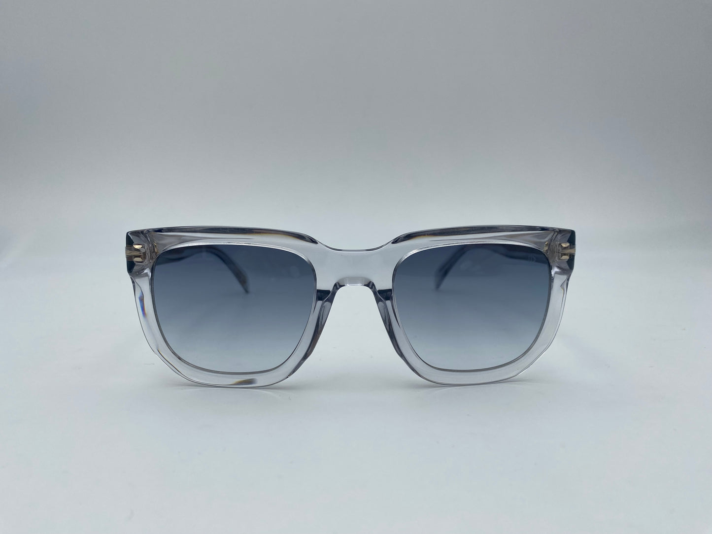 DB 7118/S 63M CRYSTAL GREY